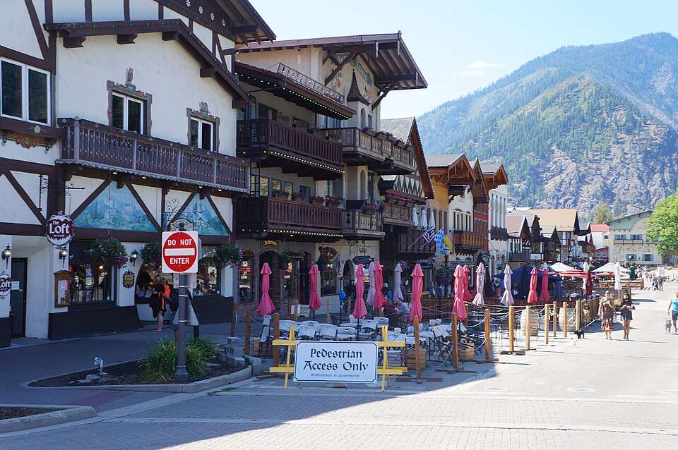 Bavarian facades under the Cascades, Leavenworth